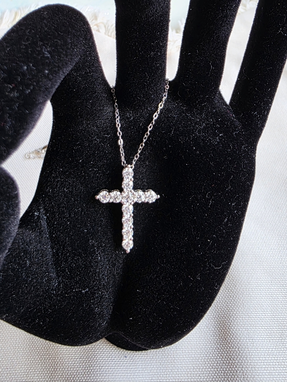 NEW Certified Brilliant Cut Diamond stimulated Moissanite Cross Pendant Necklace - Picture 4 of 12
